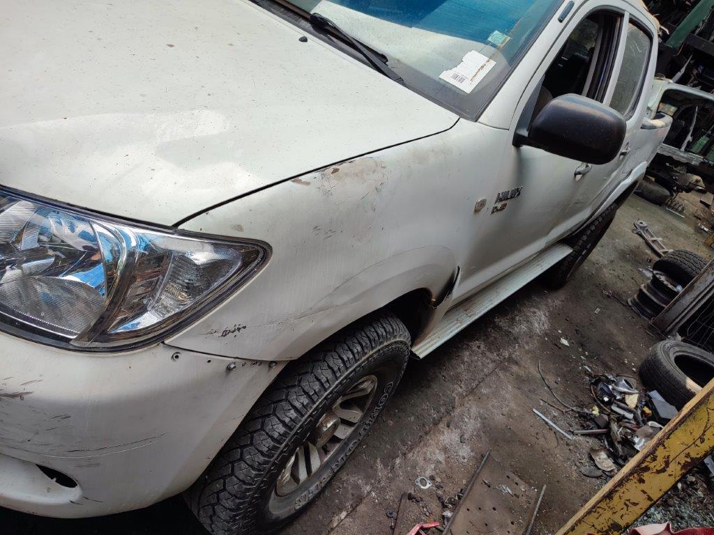  Toyota HILUX 2006    EN DESARME